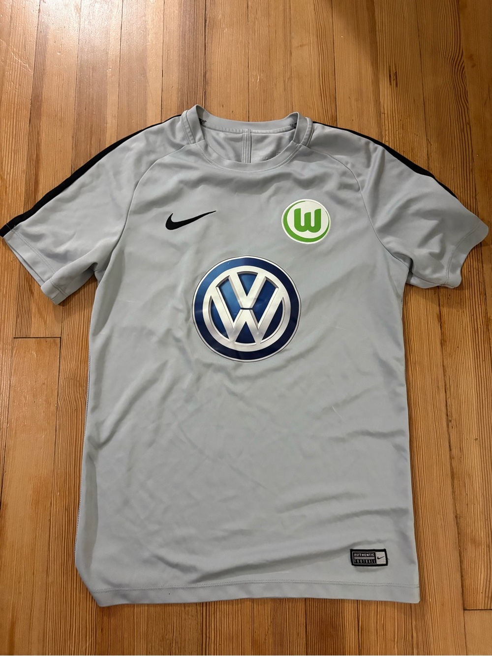Nike Men's Light Gray Wolfsburg Training Jersey with Navy VW Logo size Small
